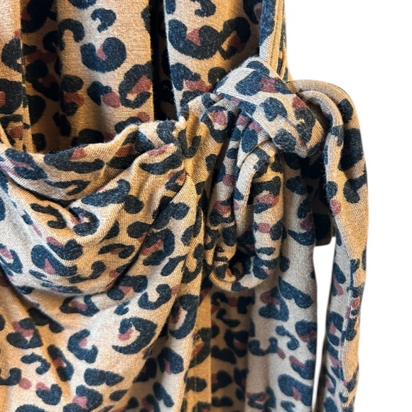 Olivia Grey Leopard Print Sleeveless Dress - Picture 7 of 9